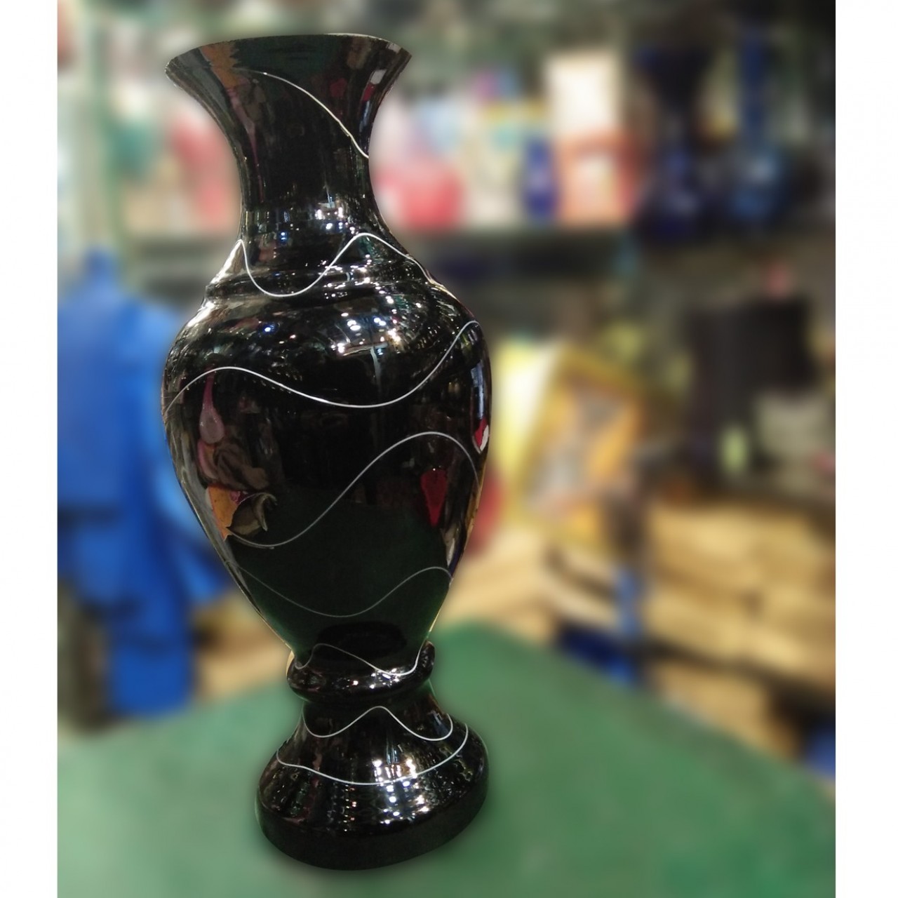 Manai Lining Glass Vase Guldaan For Office & Home Decoration