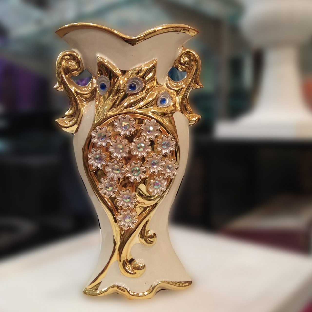 Porcelain Decorative Vase Guldaan For Home & Office Decoration