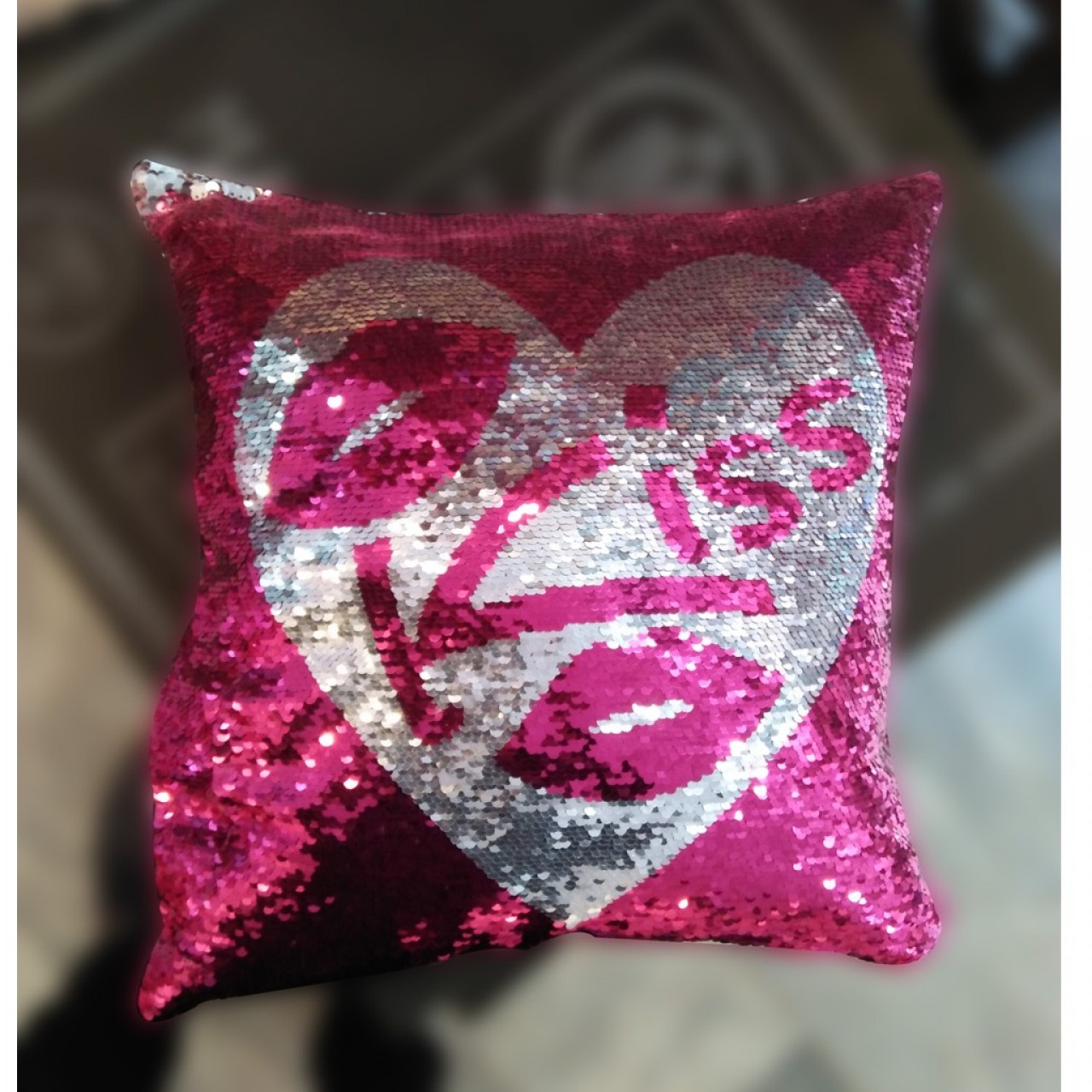 Universal Kiss Pillow Cushion - Comfortable