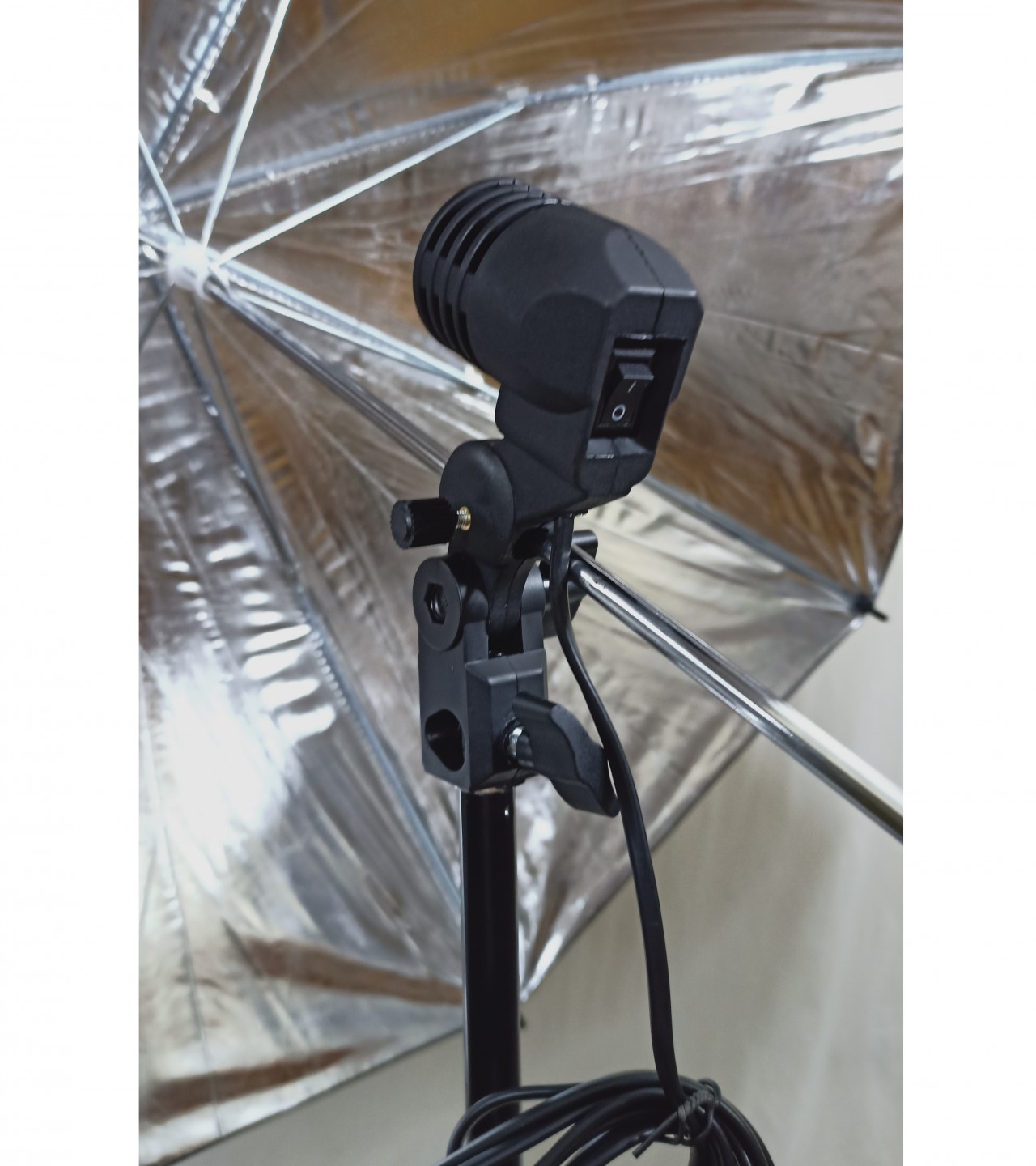 Black Reflective Umbrella continuous Lights setup pair for photography and video shooting