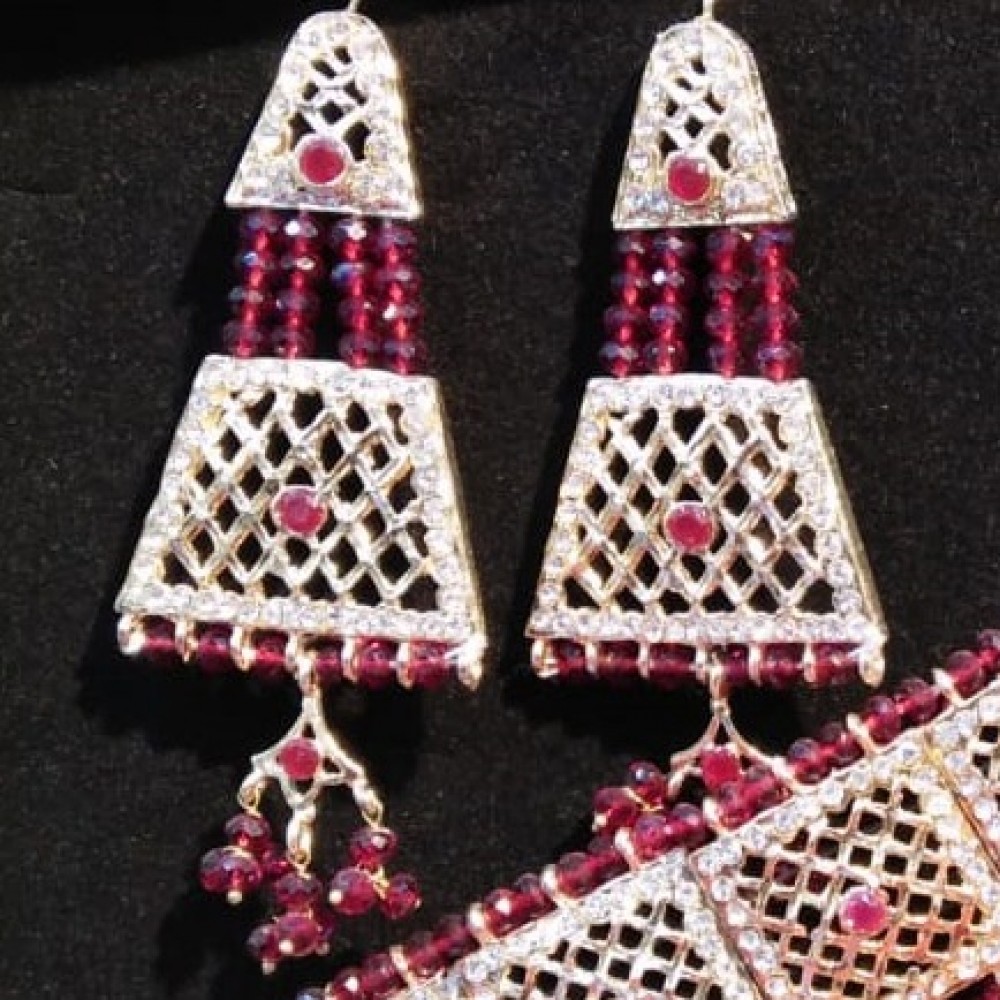Amazing Choker & Earrings Jewelry Set For Women
