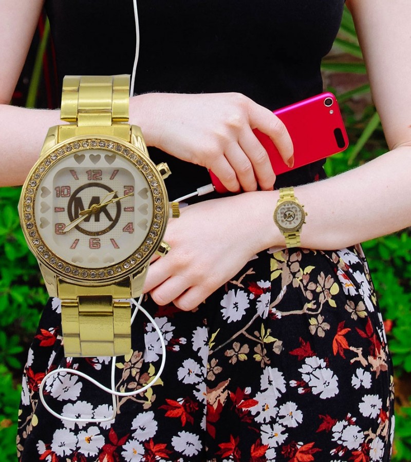 Attractive  Golden Dial Watch For Girls