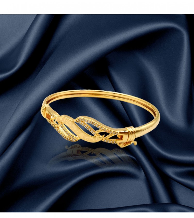 Curvy Style Bangle For Women