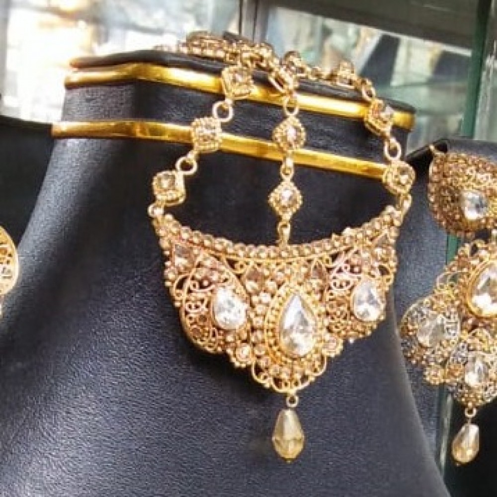 Golden Necklace, Earrings, Bindiya & Jhoomer Jewelry Set - Casting Material