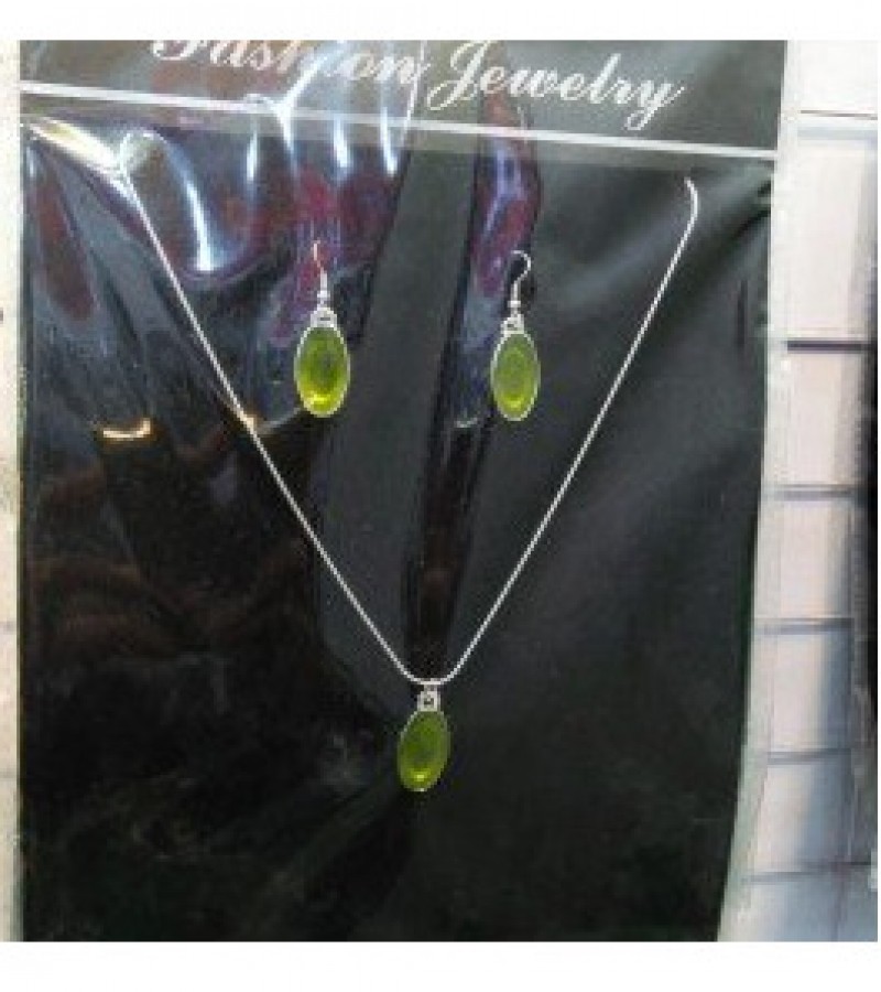 Green Pendent & Earrings Jewelry Set For Women - Thai Material