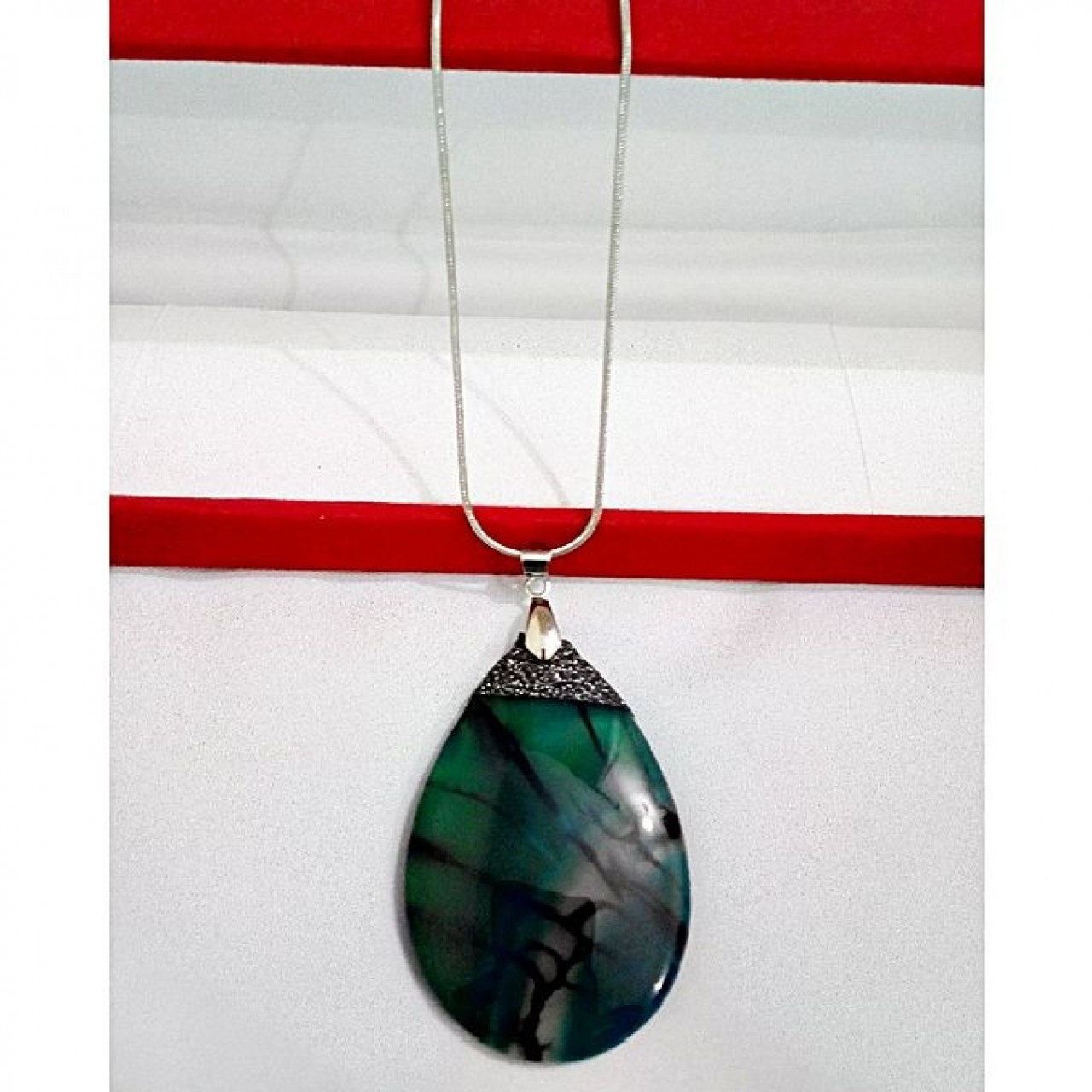 Natural Green Emerald Stone Pendant with Silver Chain – 04