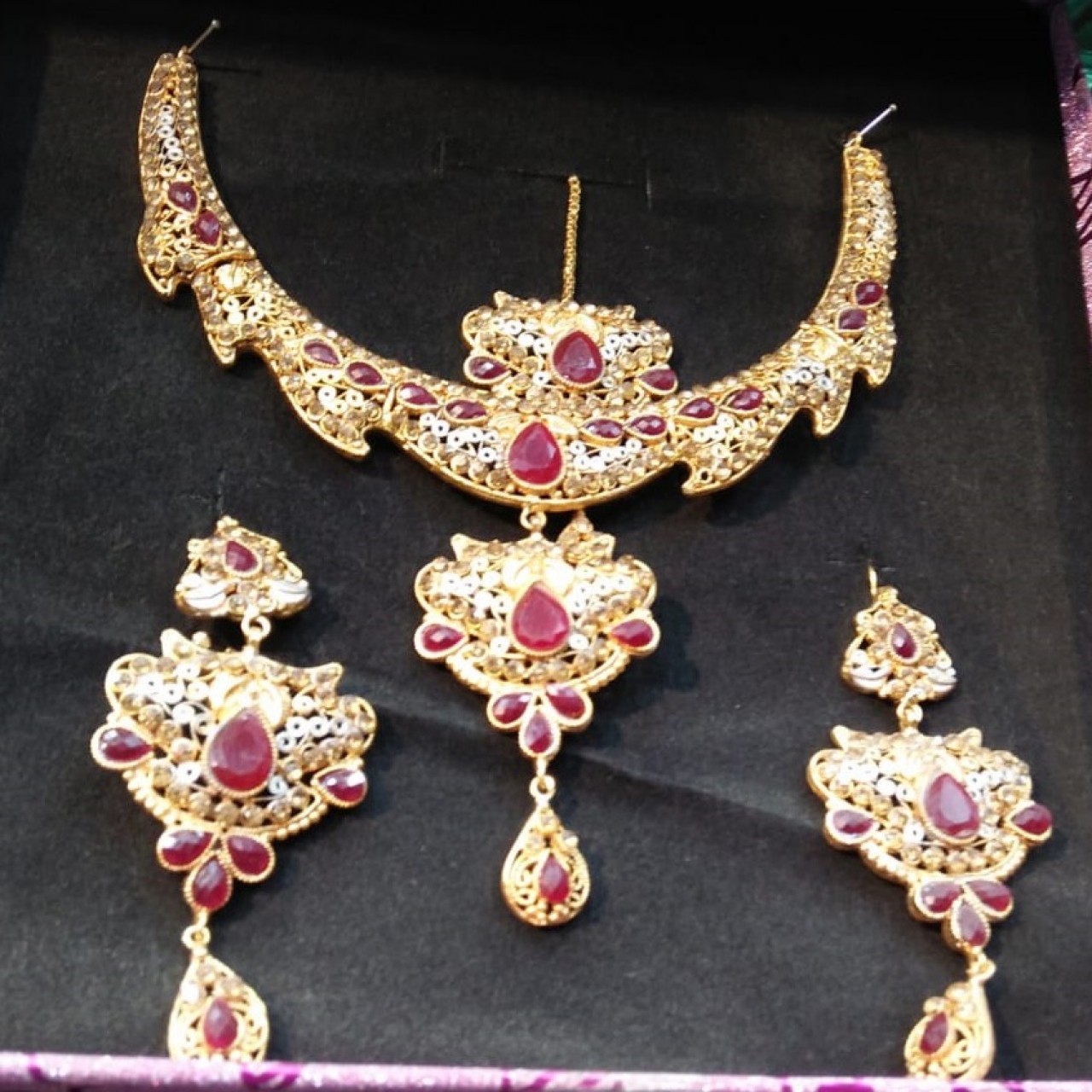 Neckless, Earrings & Bindya Jewelry Set For Women - Casting Material