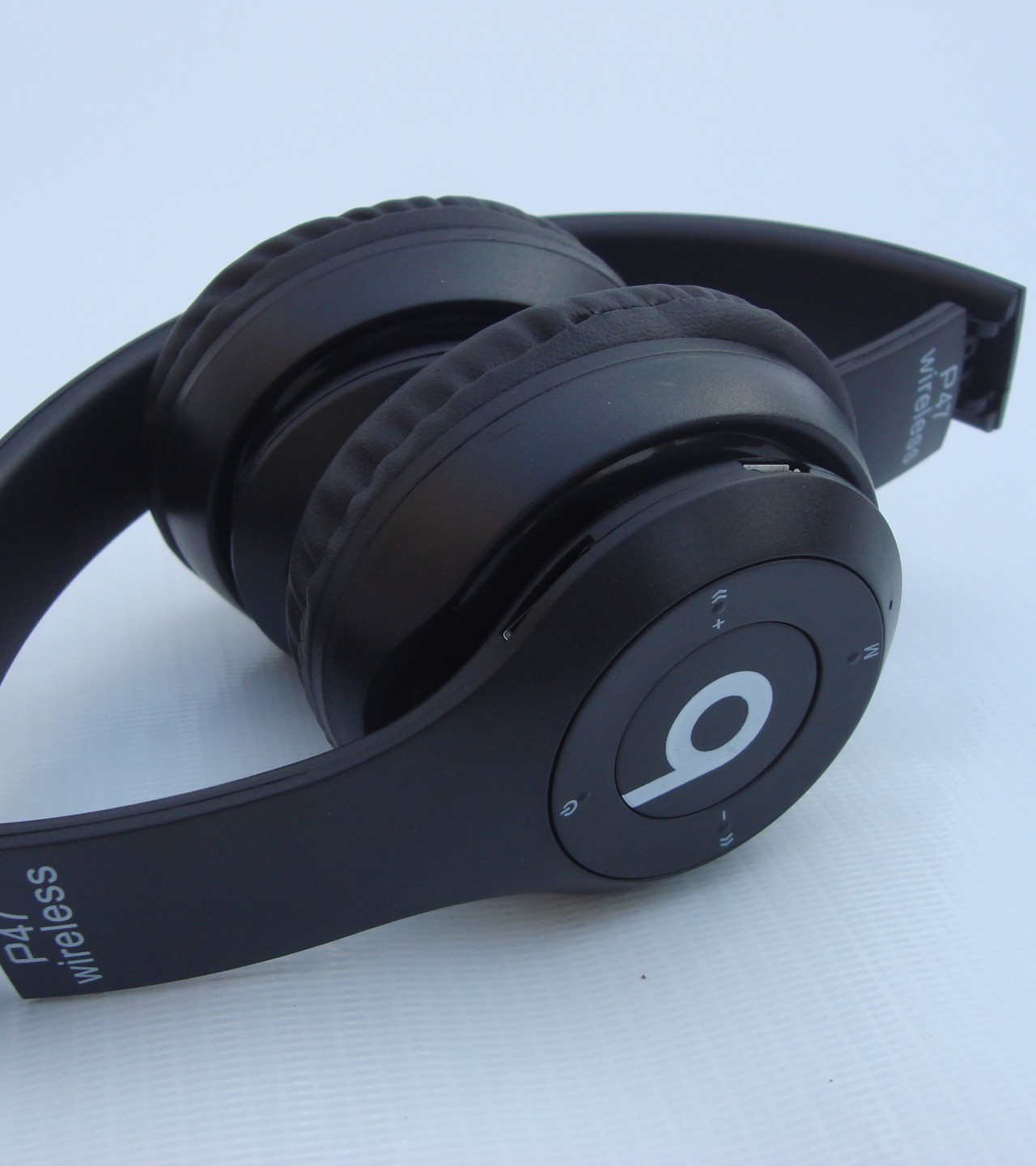 P47 Bluetooth Headphones - Black