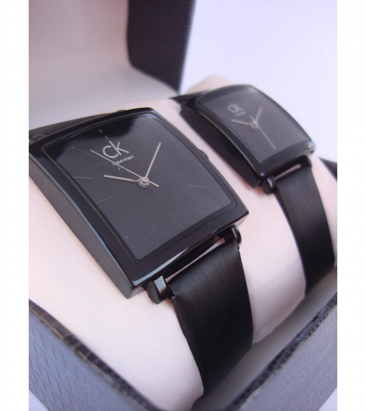 Square Couple watch for loved ones - Black (gw-031)