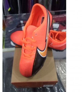 Nike football shoes online shopping in pakistan best sale