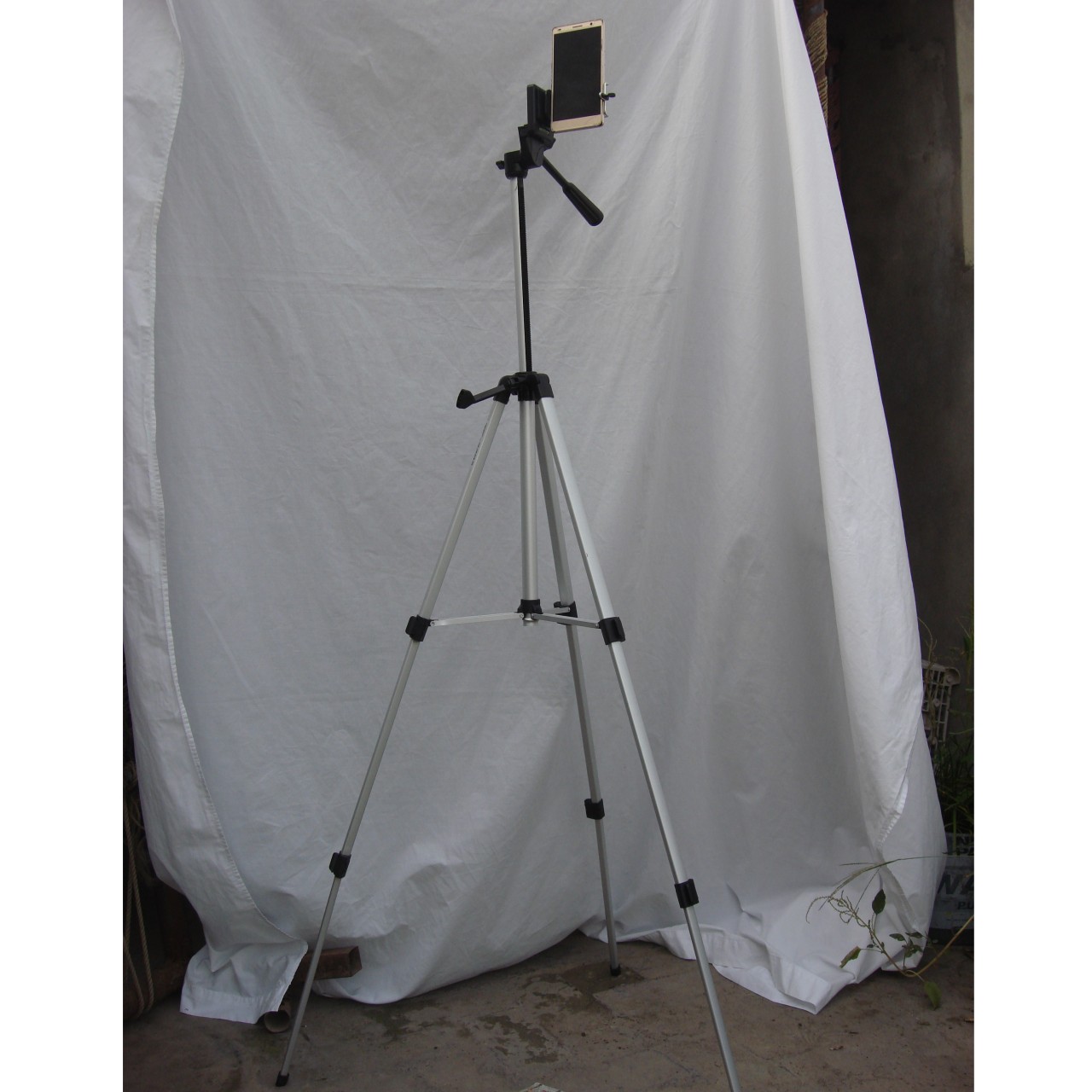 330 Tripo330 Tripod stand for mobile and camera bothd stand for mobile and camera both