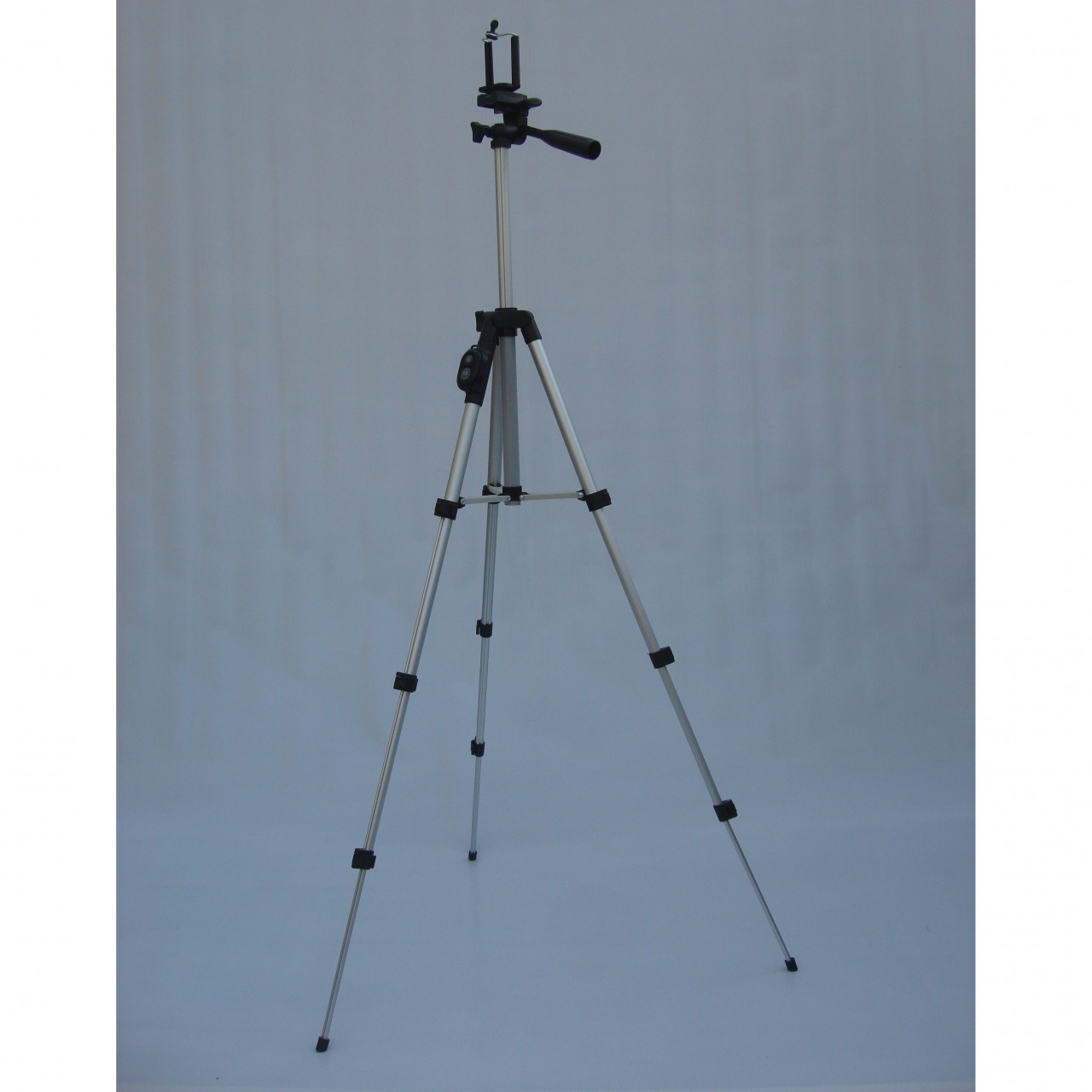 3888 Tripod stand with remote for mobile and camera both (Original pictures shown)
