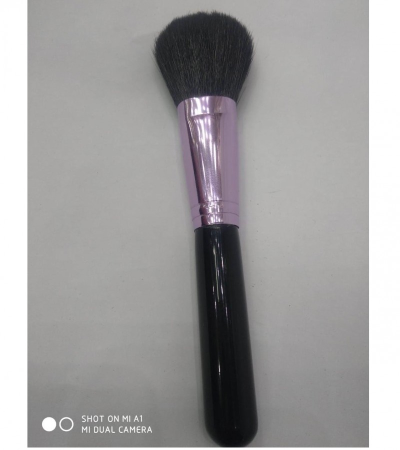 Blush brush