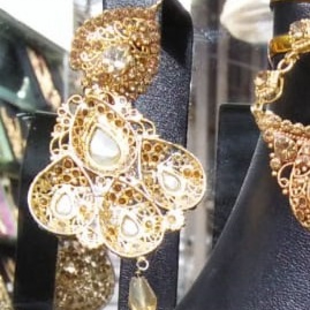 Golden Necklace, Earrings, Bindiya & Jhoomer Jewelry Set - Casting Material