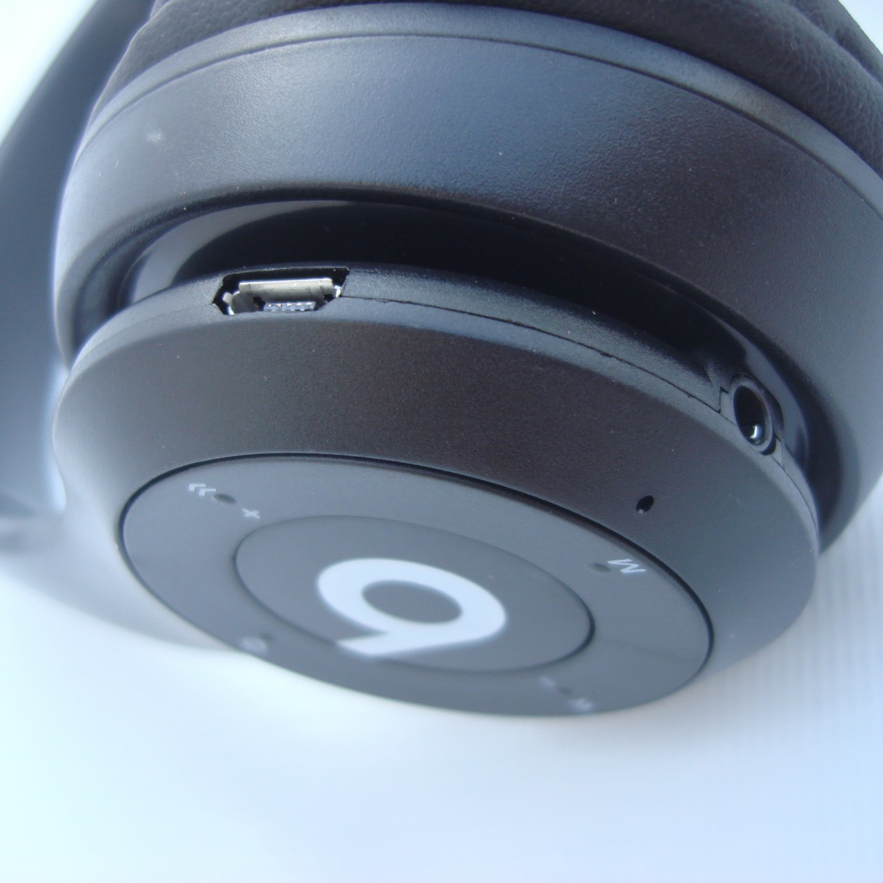 P47 Bluetooth Headphones - Black