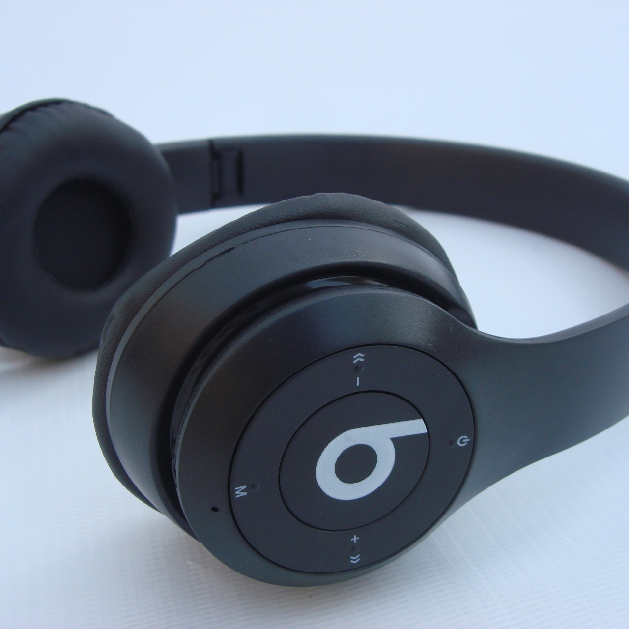 P47 Bluetooth Headphones - Black