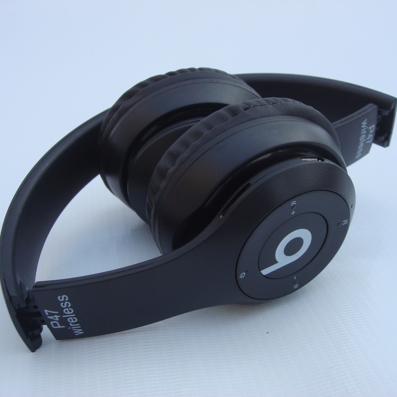 P47 Bluetooth Headphones - Black