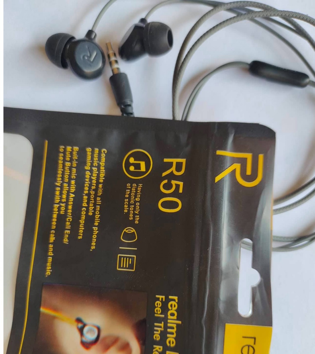 Realme R50 handsfree