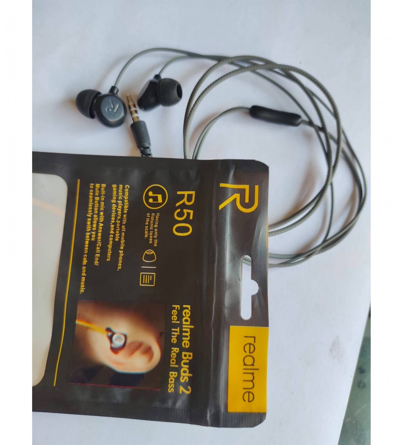 Realme R50 handsfree