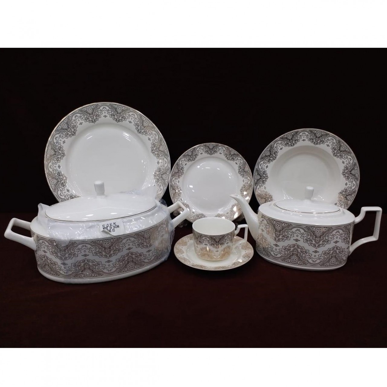 61 Piece Fine Bone China Dinner Set - 8 Person Serving - 21KG