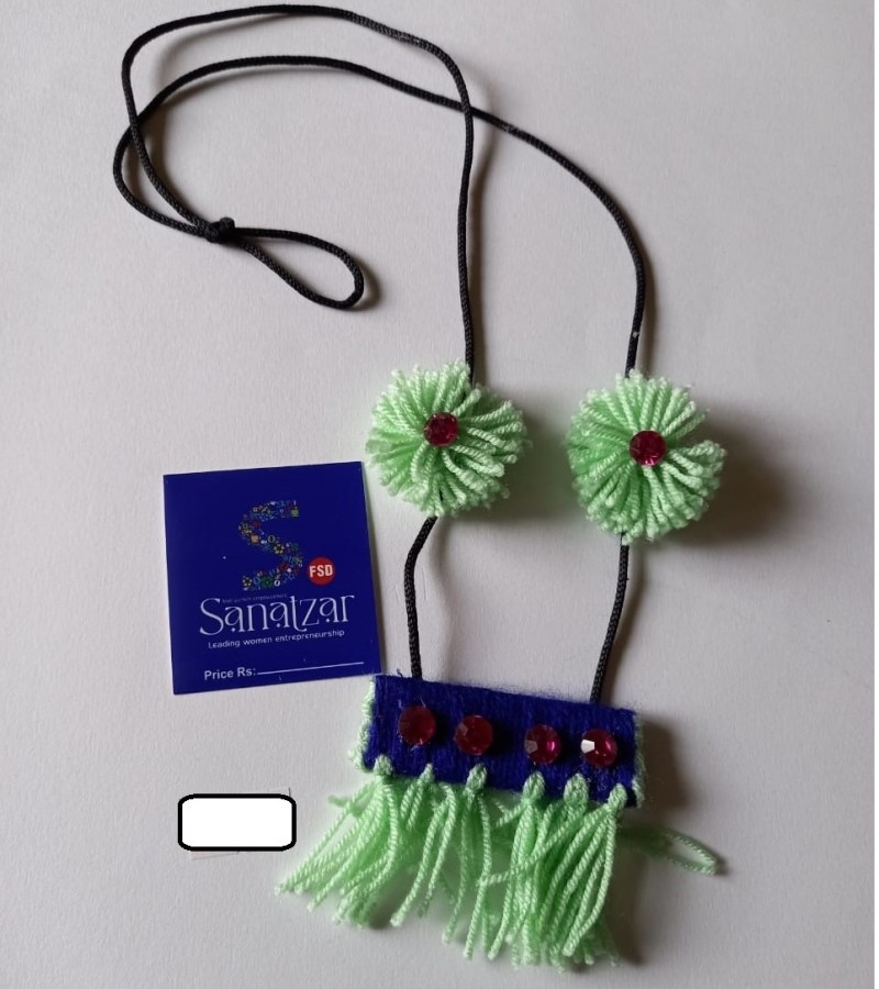 Wool Necklace with blue & green color
