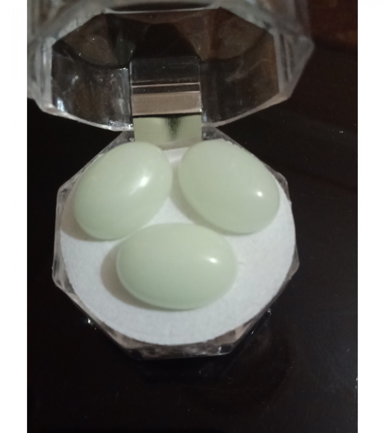Pack of 3 bride stones . Glow in darkness./magic Stone/colour changing Stone.