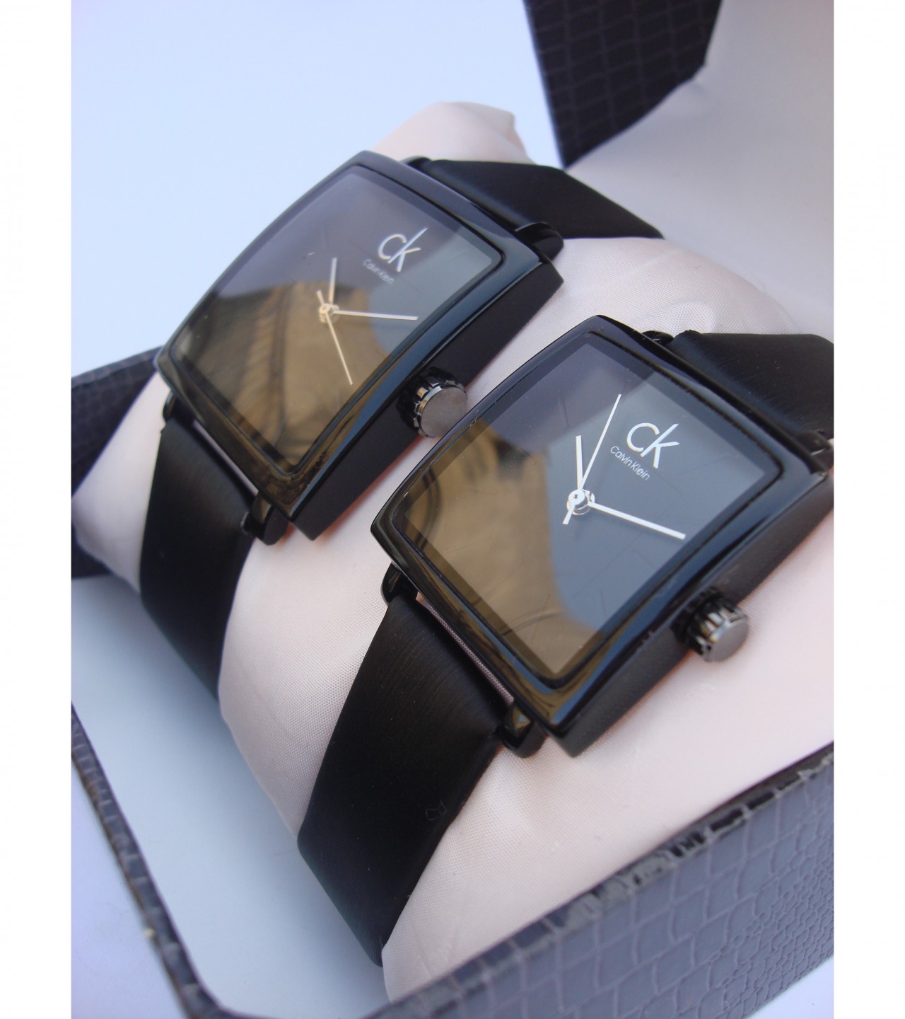 Square Couple watch for loved ones - Black (gw-031)