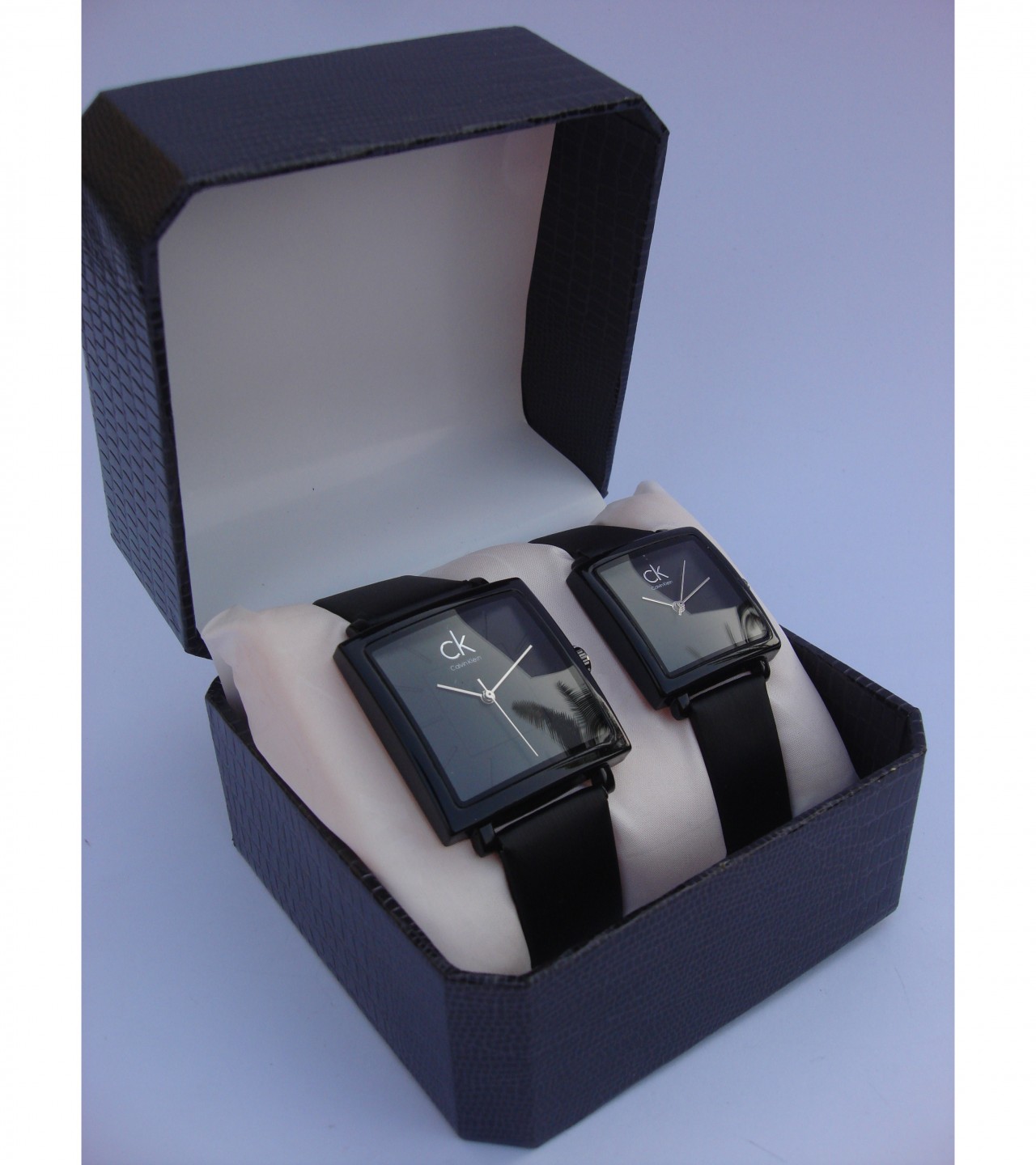 Square Couple watch for loved ones - Black (gw-031)