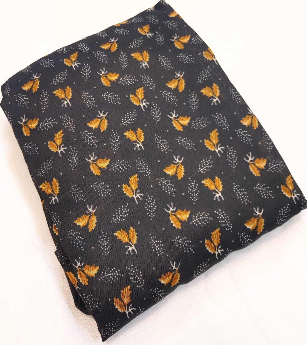 stiched namaz chaddar with elastic sleaves