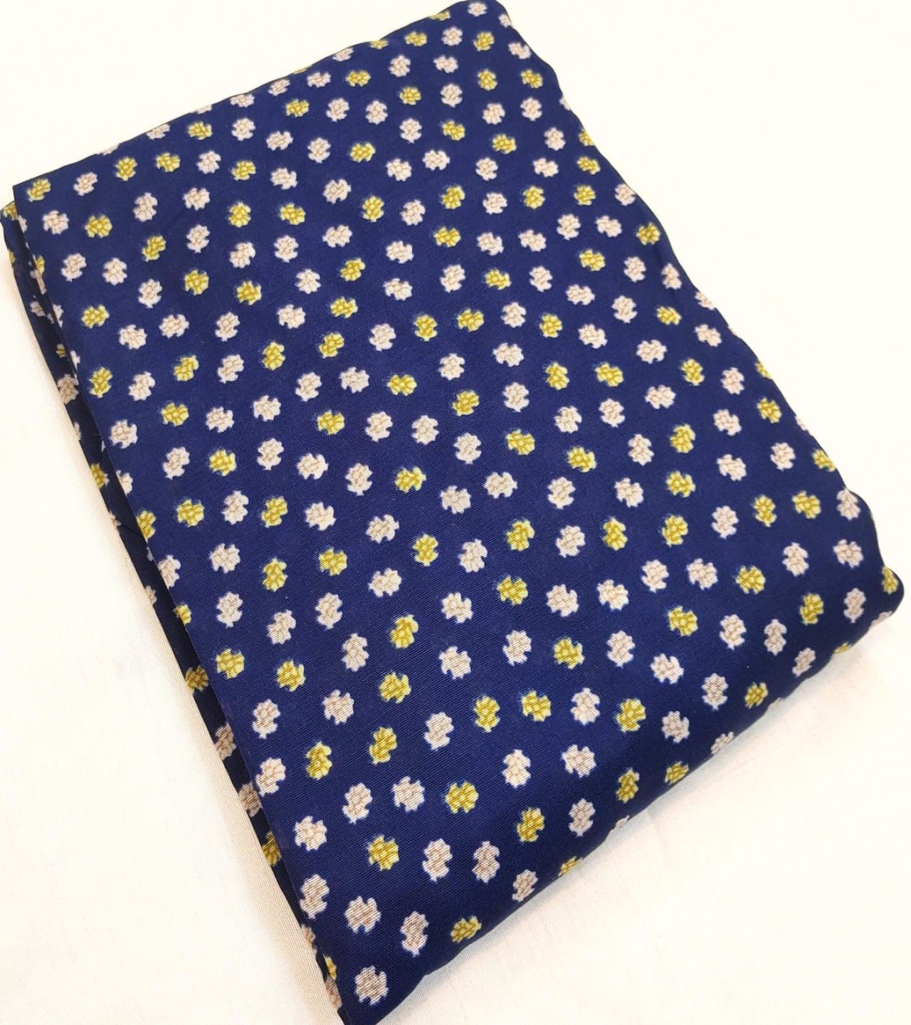 stiched namaz chaddar with elastic sleaves